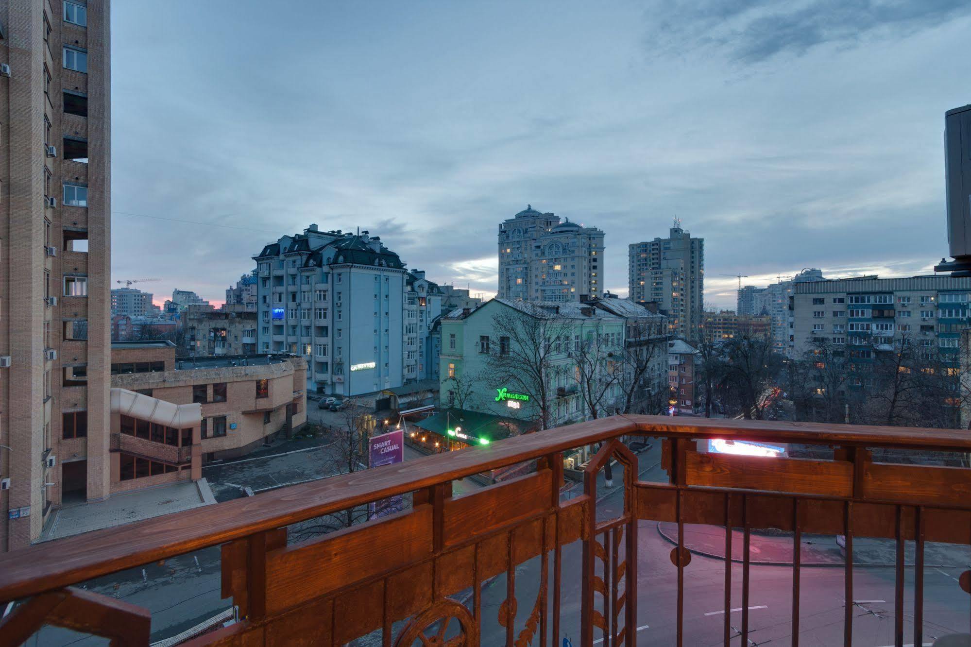 Pokrovsky Kiev Bagian luar foto